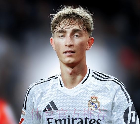 怀森是皇马的支持者 让皇马在争夺战中占据优势 怀森是皇马的支持者 让皇马在争夺战中占据优势